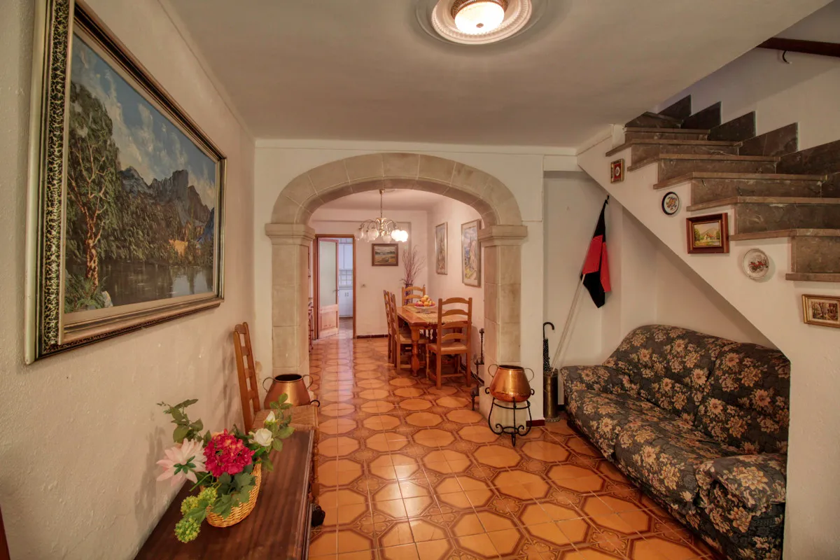 For-sale-cosy-village-house-with-terraces-on-the-Calvario-hillside-in-Pollença