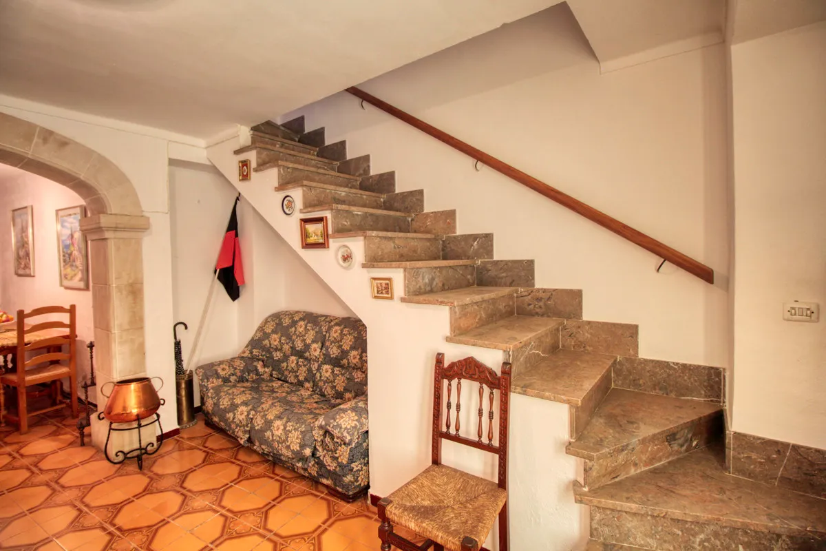 For-sale-cosy-village-house-with-terraces-on-the-Calvario-hillside-in-Pollença