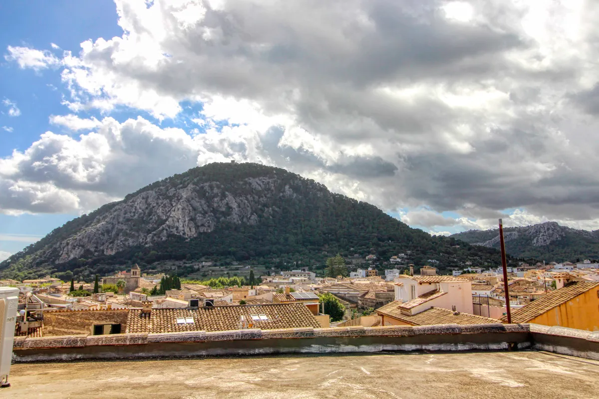 For-sale-cosy-village-house-with-terraces-on-the-Calvario-hillside-in-Pollença
