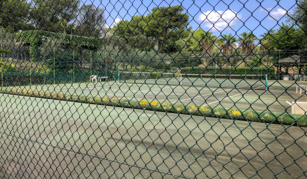 Historische-Finca-mit-Schwimmbad-und-Tennisplatz-ganz-in-der-Nähe-der-Küste-von-Llorencina