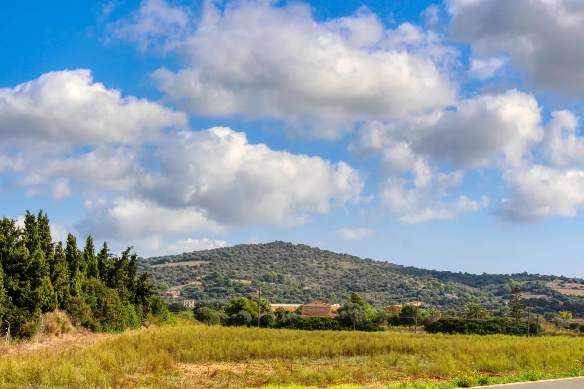 Historic-finca-with-swimming-pool-and-tennis-court-very-close-to-the-Llorencina-coast
