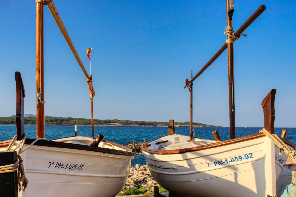 Historic-finca-with-swimming-pool-and-tennis-court-very-close-to-the-Llorencina-coast