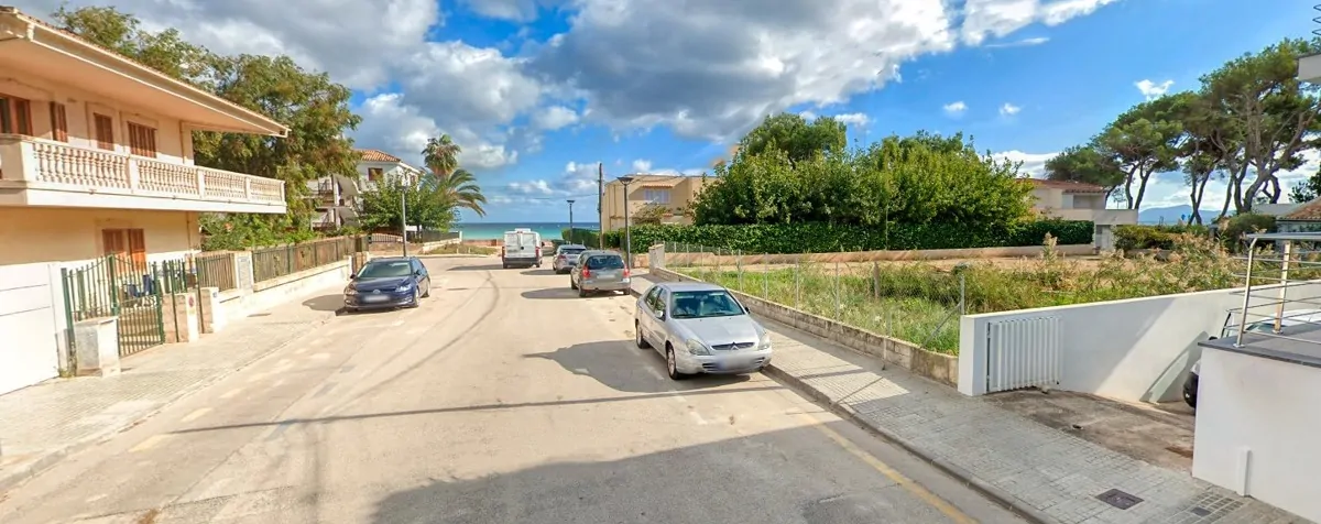 Grundstück-mit-Bauprojekt-nahe-am-Meer-in-Alcudia-Mallorca