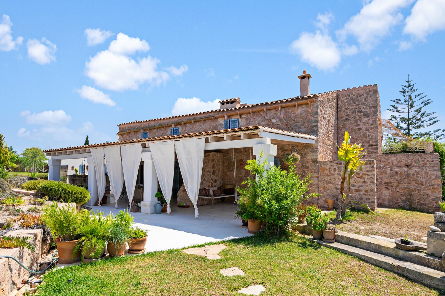 Spectacular-finca-with-vacation-license-in-Sant-Llorenç-Mallorca