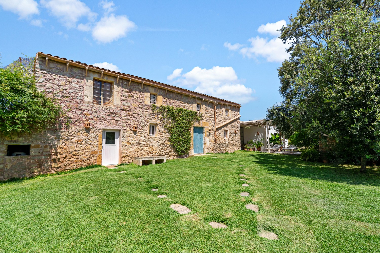 Spectacular-finca-with-vacation-license-in-Sant-Llorenç-Mallorc