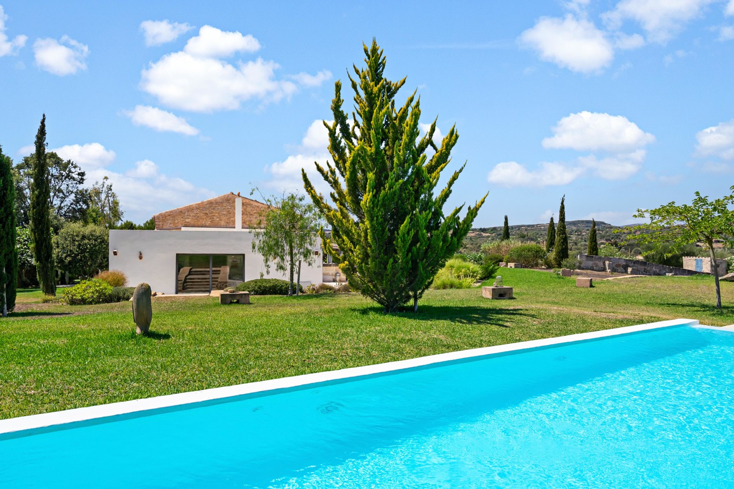 Spectacular-finca-with-vacation-license-in-Sant-Llorenç-Mallorca