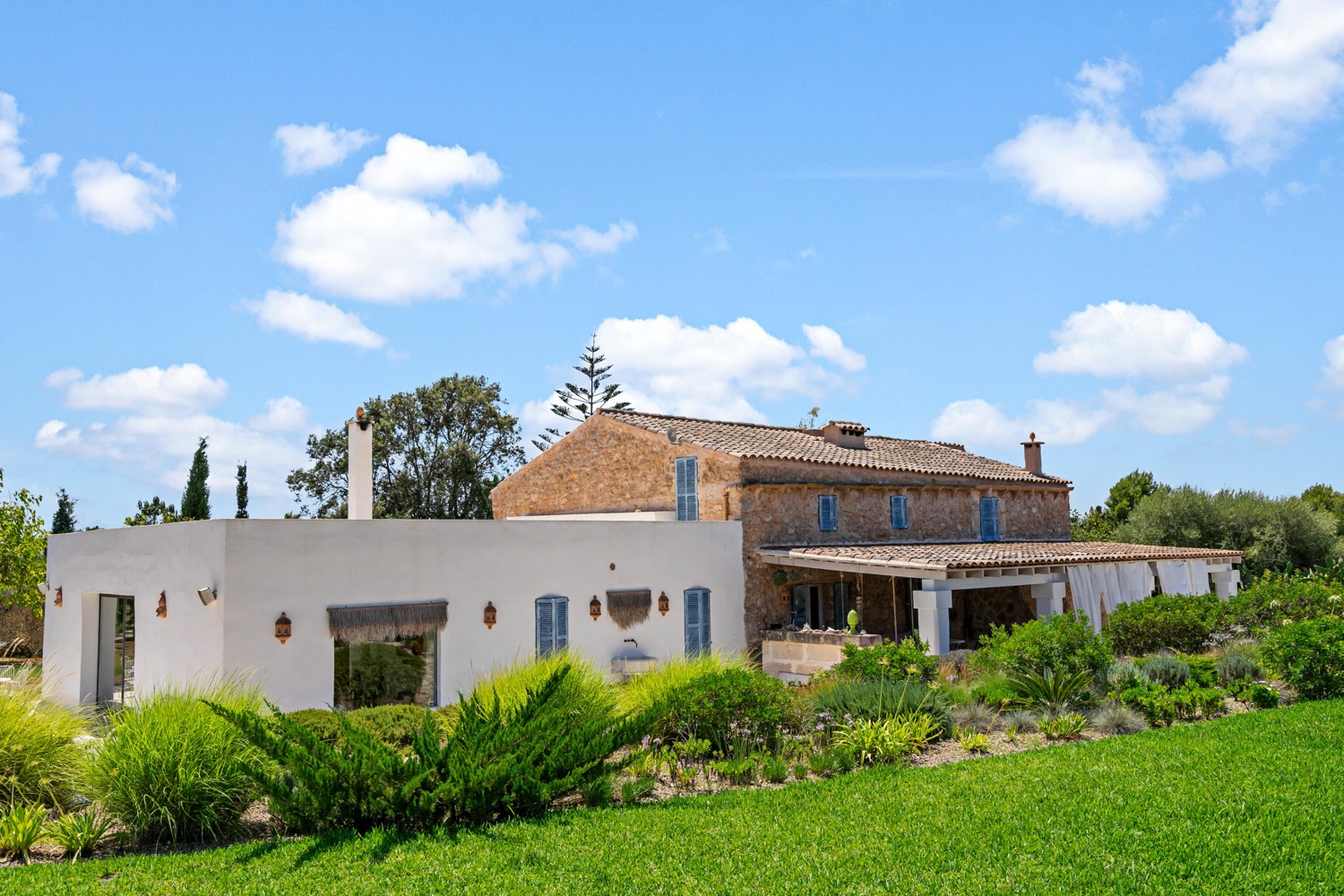 Spectacular-finca-with-vacation-license-in-Sant-Llorenç-Mallorca