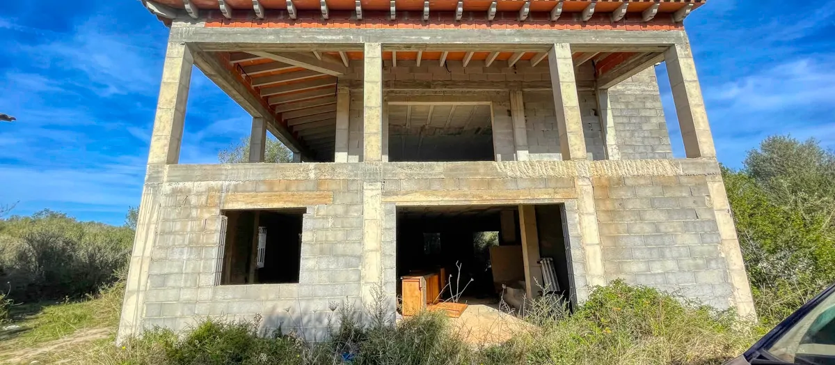 Zu-verkaufen-Haus-ohne-Fertigstellung-in-guter-Lage-von-Artá