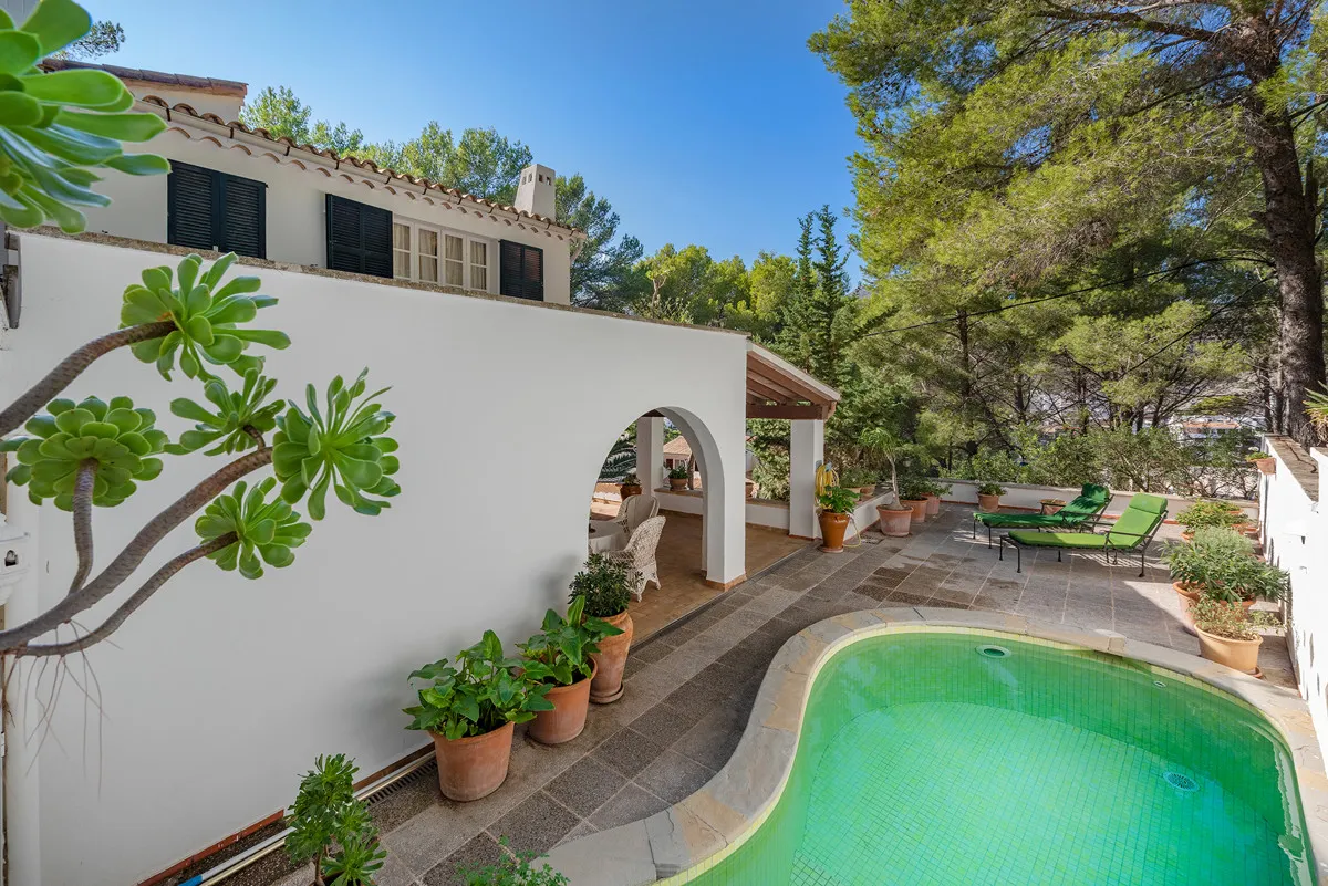 Villa-with-pool-close-to-the-sea-in-Cala-San-Vicente