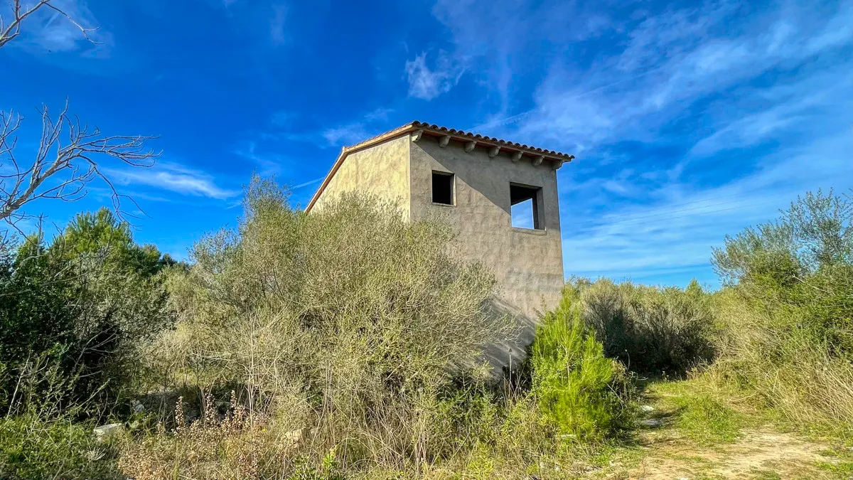 For-sale-house-without-completion-in-good-area-of-Artá