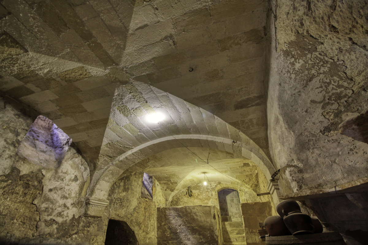 Zu-verkaufen-historisches-Haus-hotel-mit-fantastischem-Weinkeller-Innenhof-und-Terrassen-im-historischen-Zentrum-von-Manacor