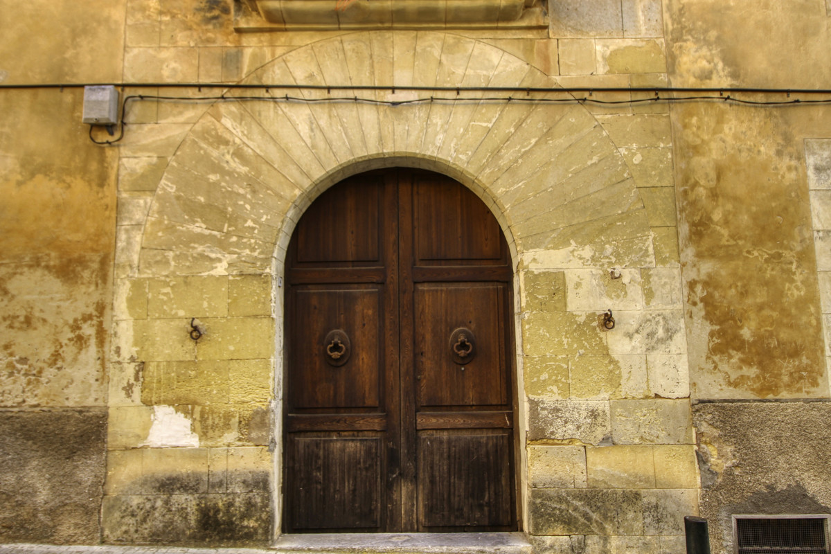 Zu-verkaufen-historisches-Haus-hotel-mit-fantastischem-Weinkeller-Innenhof-und-Terrassen-im-historischen-Zentrum-von-Manacor