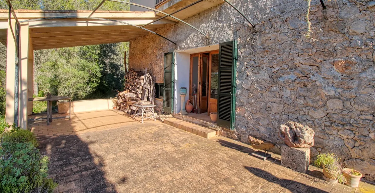 Rustikale-Finca-auf-dem-Lande-bei-Arta