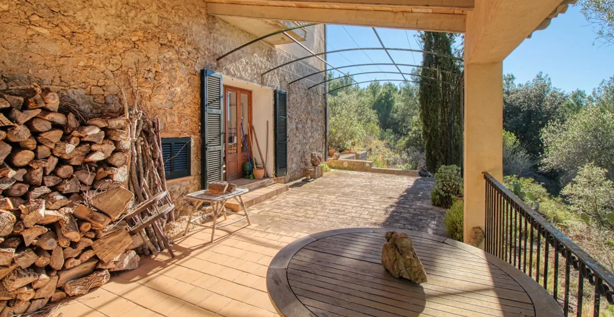 Rustikale-Finca-auf-dem-Lande-bei-Arta