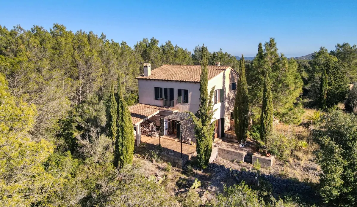 Rustikale-Finca-auf-dem-Lande-bei-Arta