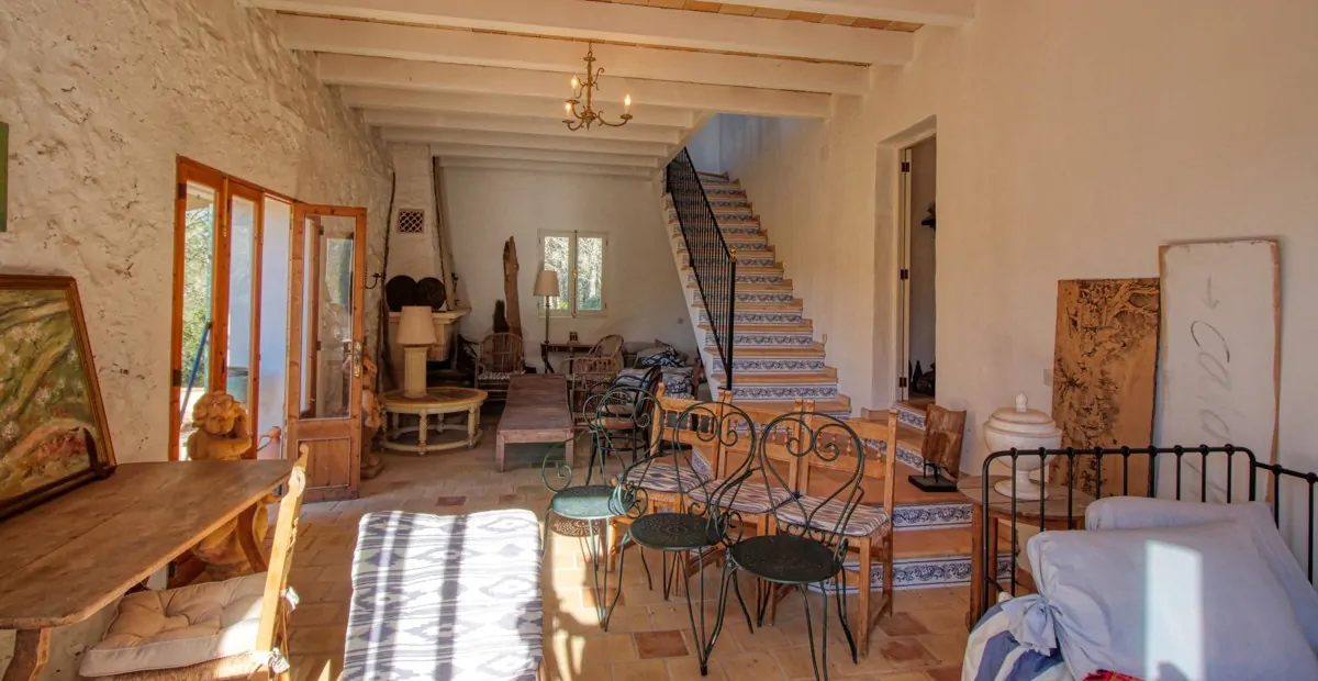 Rustikale-Finca-auf-dem-Lande-bei-Arta