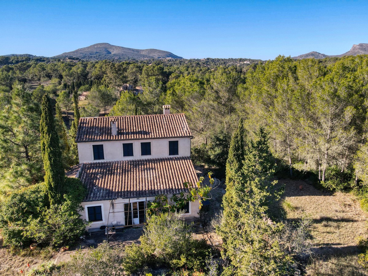 Rustikale-Finca-auf-dem-Lande-bei-Arta