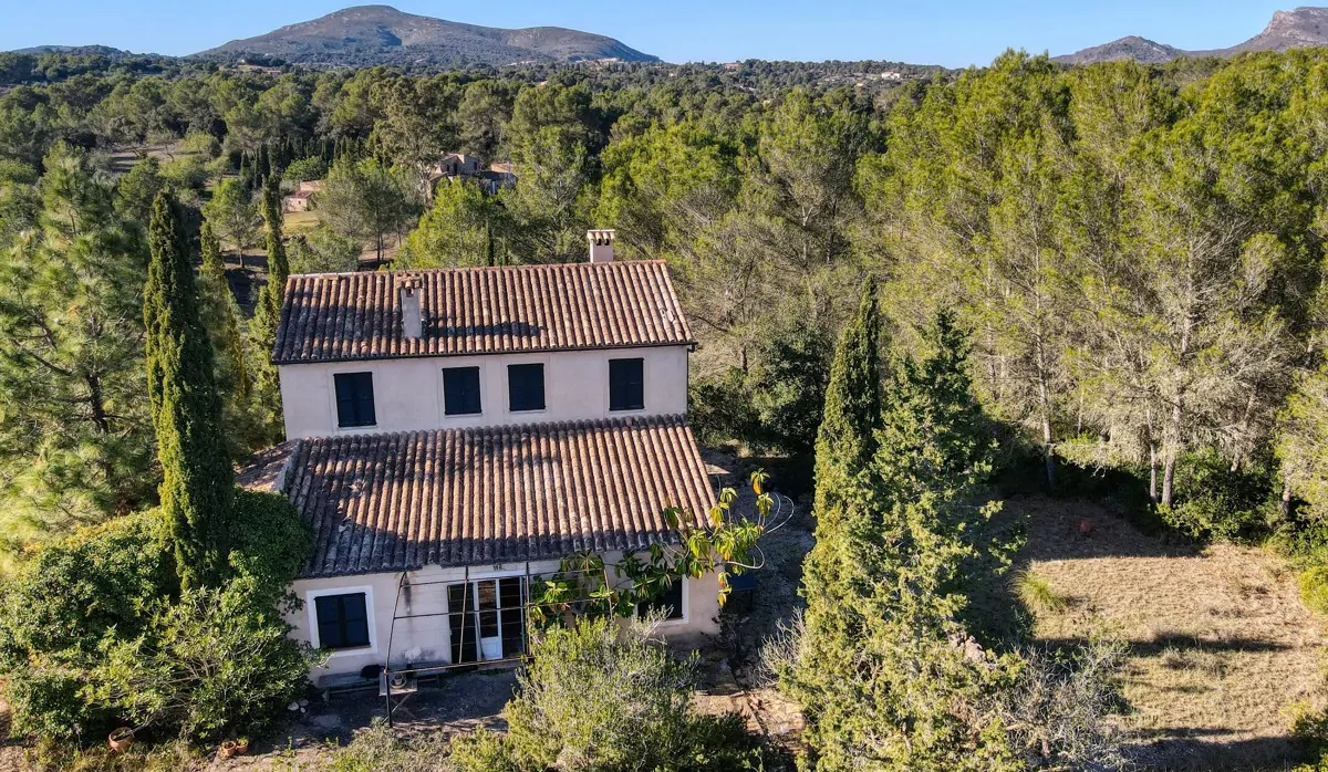 Rustikale-Finca-auf-dem-Lande-bei-Arta