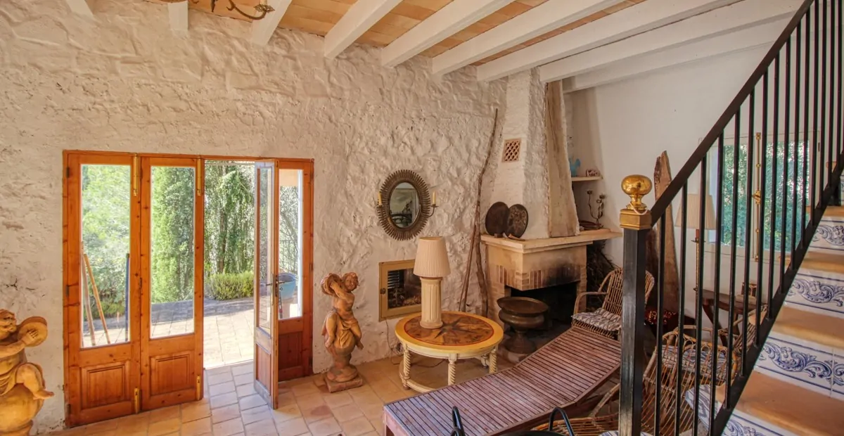 Rustikale-Finca-auf-dem-Lande-bei-Arta