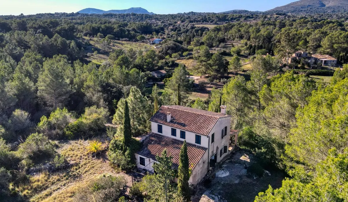 Rustikale-Finca-auf-dem-Lande-bei-Arta