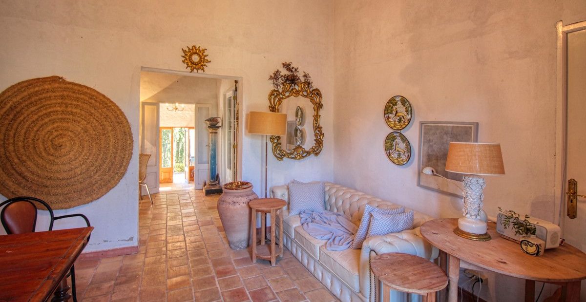 Rustikale-Finca-auf-dem-Lande-bei-Arta