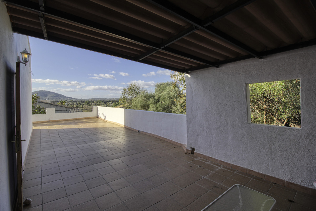 Fantástica-casa-tradicional-en-venta-con-licencia-vacacional-terrazas-jardín-piscina-en-Búger