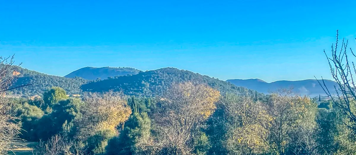 Zu-verkaufen-rustikales-Land-mit-Lizenz-sofort-zu-bauen-ein-Haus-und-Schwimmbad-in-Ullaró