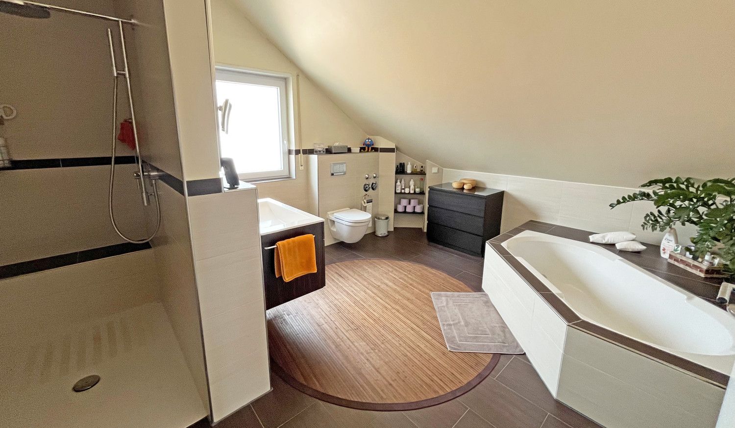 Badezimmer DG