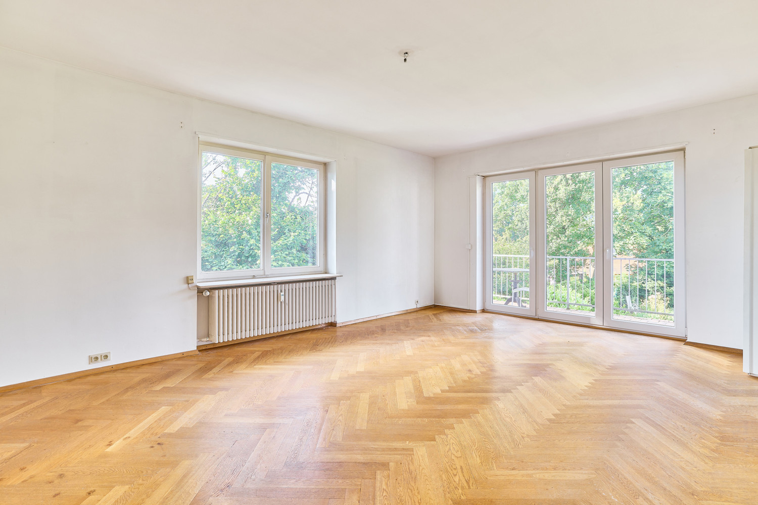 Zimmer mit Zugang zum Balkon 1.OG
