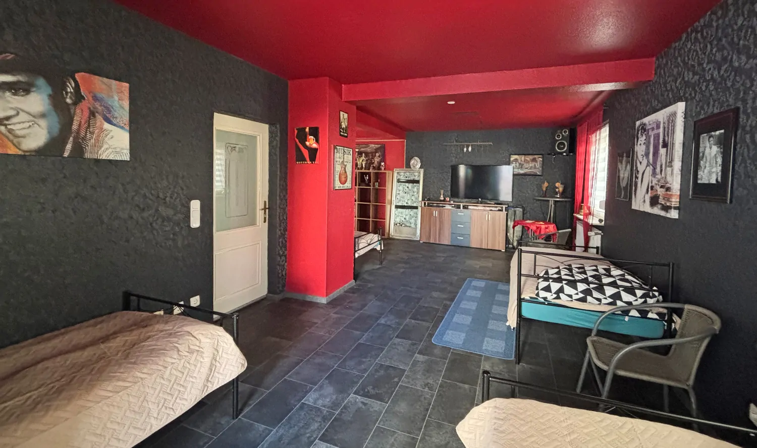 Großes Zimmer im EG