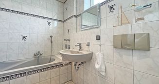 von_poll_real_estate_property_25239625_image_12