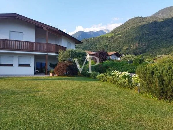 Exklusive Villa mit großem Privatgarten in Meran