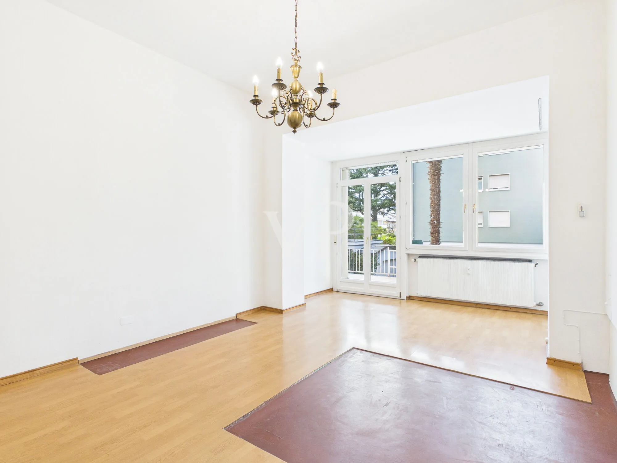 Elégant et spacieux appartement de trois pièces avec terrasse