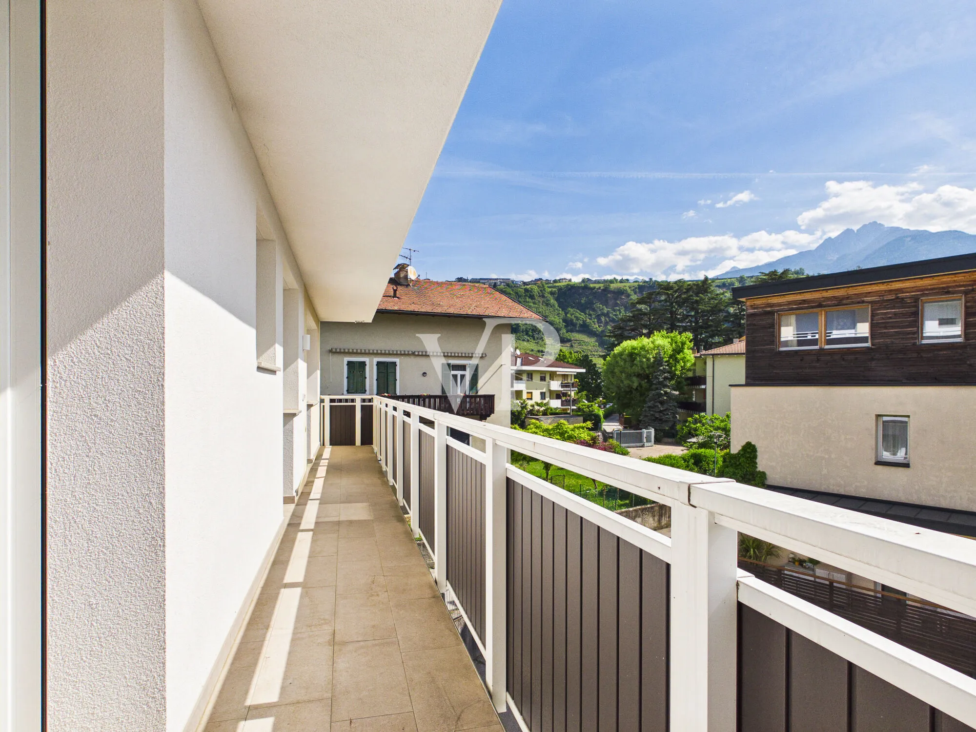 Appartamento trilocale con terrazza panoramica al confine tra Merano e Lagundo