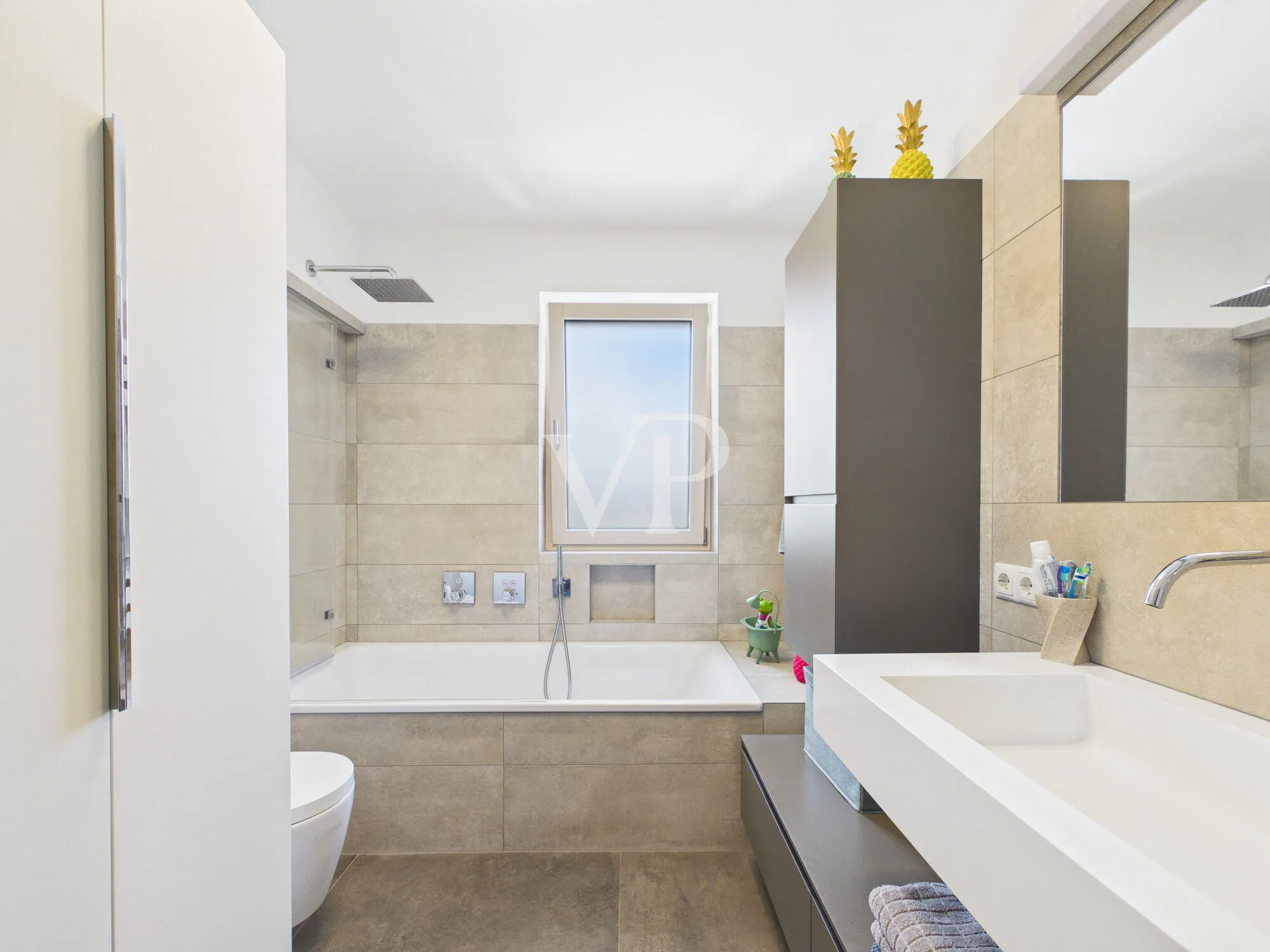 Modern oasis of peace: Elegant terraced villa in a prime location in Gries-Moritzing
