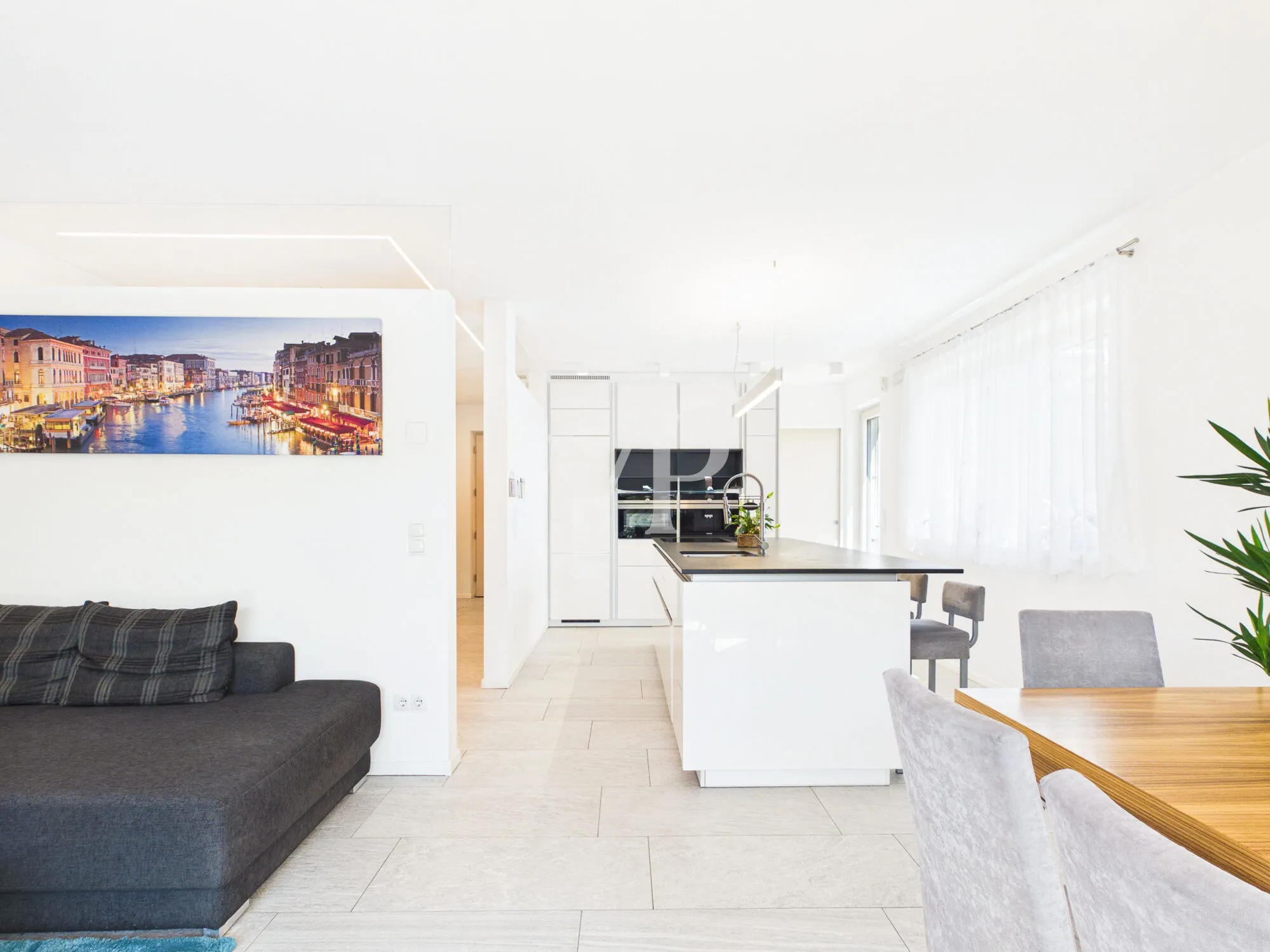 Modern oasis of peace: Elegant terraced villa in a prime location in Gries-Moritzing