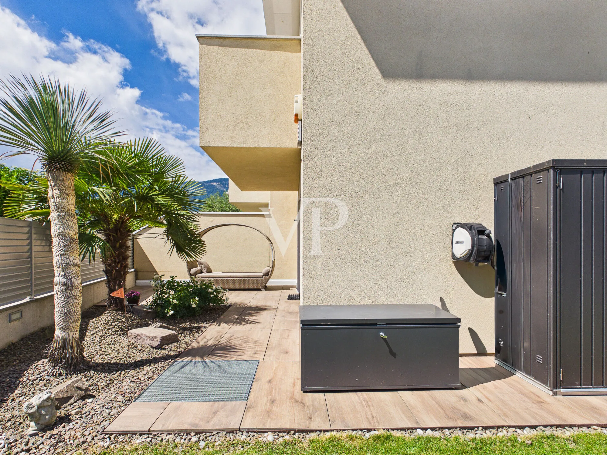Modern oasis of peace: Elegant terraced villa in a prime location in Gries-Moritzing