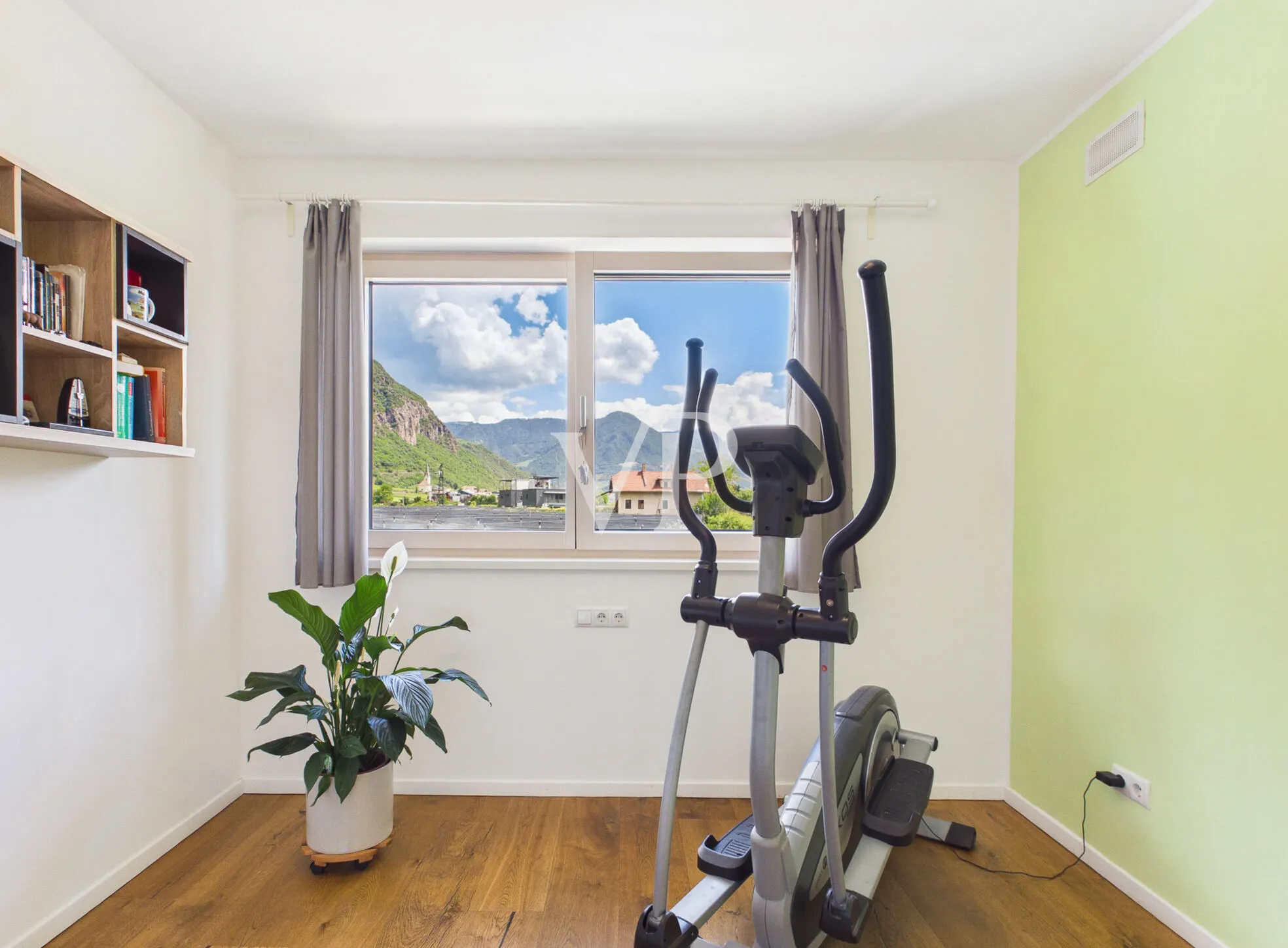 Modern oasis of peace: Elegant terraced villa in a prime location in Gries-Moritzing