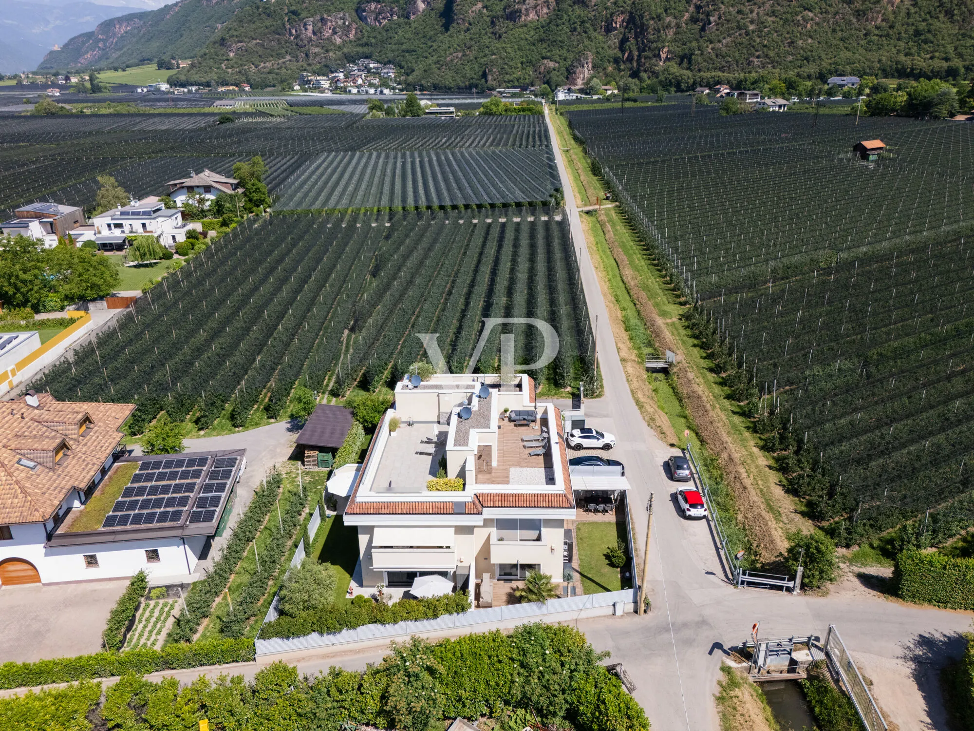 Modern oasis of peace: Elegant terraced villa in a prime location in Gries-Moritzing