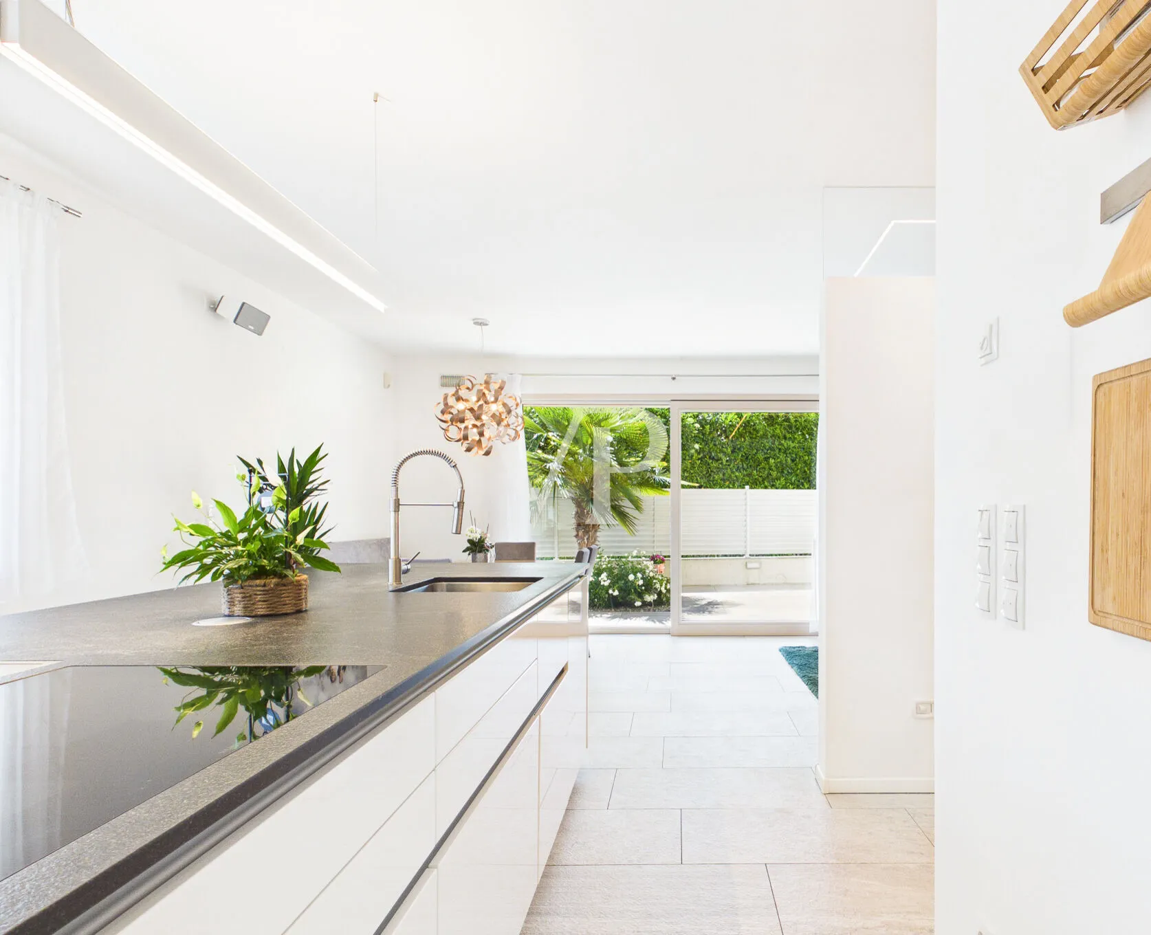 Modern oasis of peace: Elegant terraced villa in a prime location in Gries-Moritzing