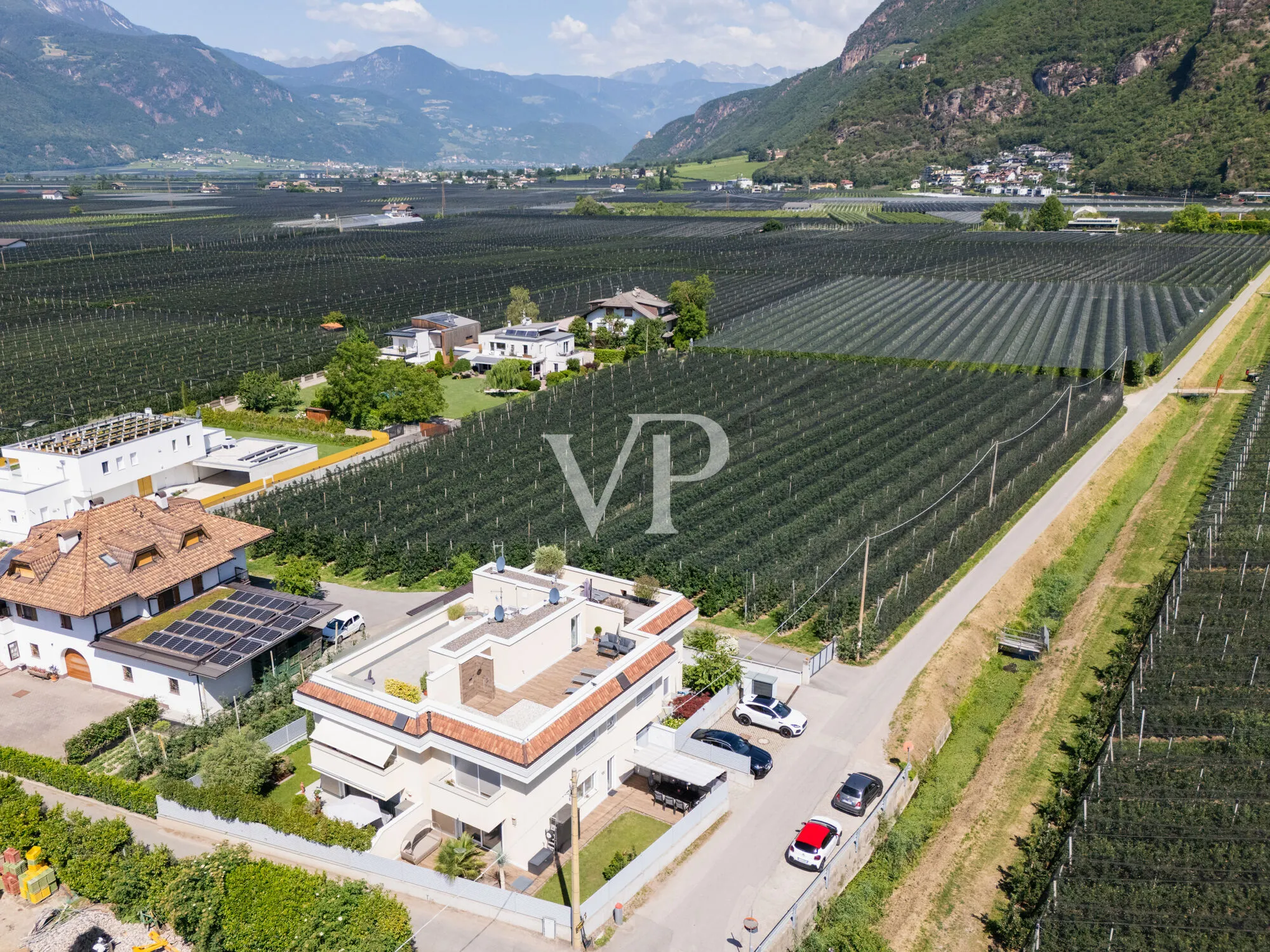 Modern oasis of peace: Elegant terraced villa in a prime location in Gries-Moritzing
