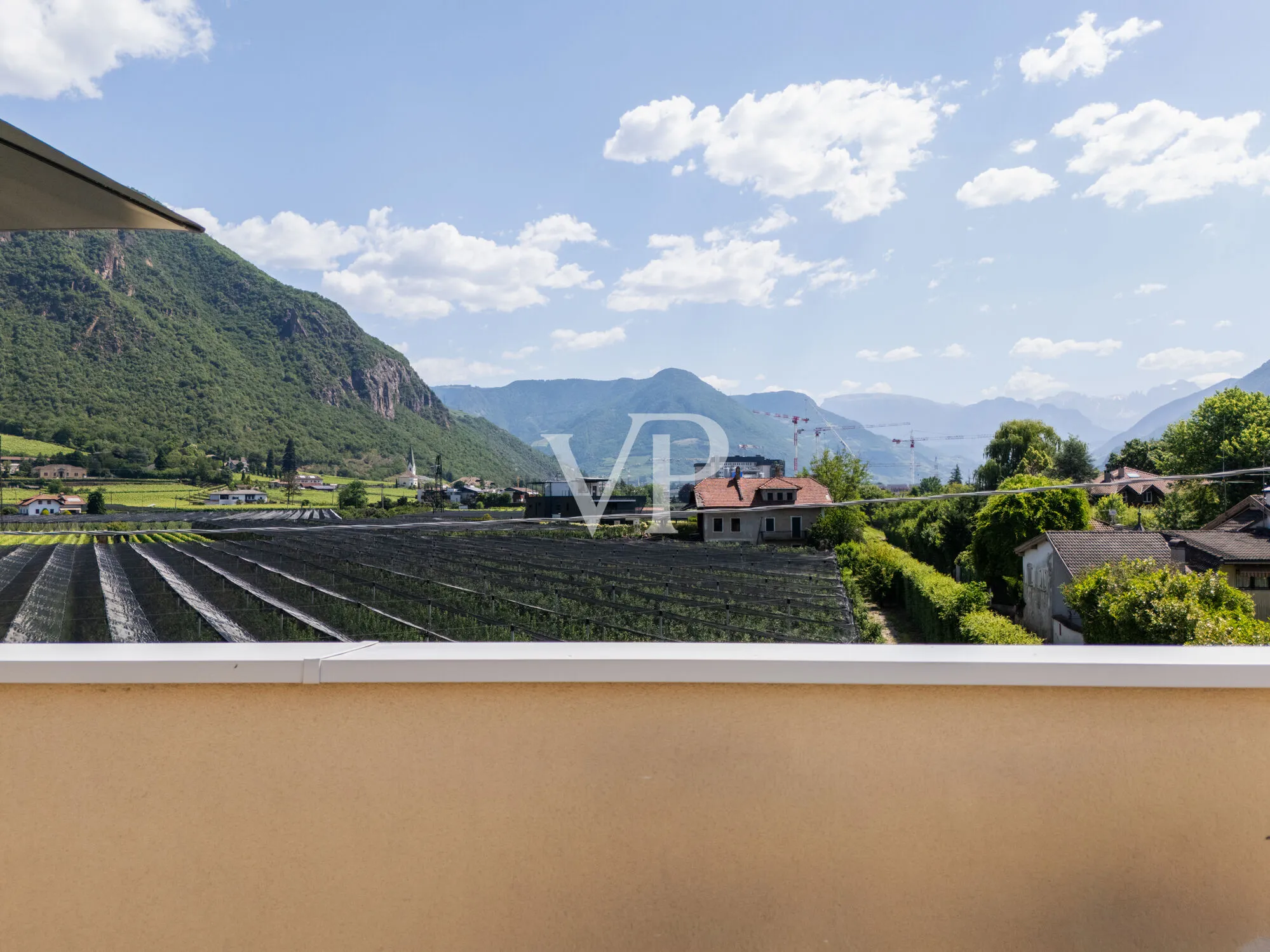 Modern oasis of peace: Elegant terraced villa in a prime location in Gries-Moritzing