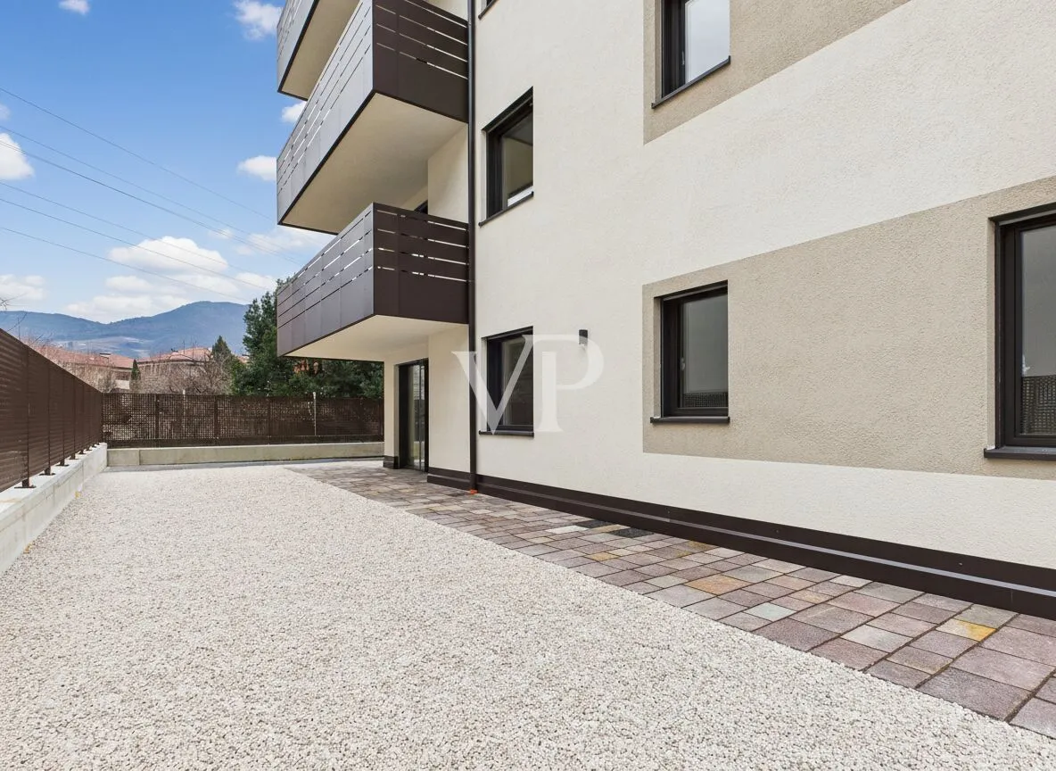 C/1: Moderne Drei-Zimmer-Wohnung mit privatem Garten