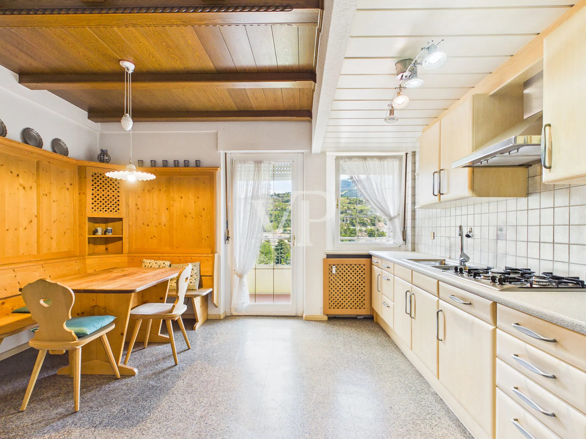 Dove il panorama diventa casa: esclusivo attico al 10° piano