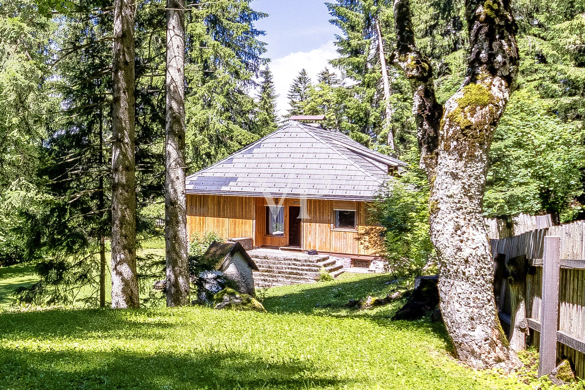 Ein Refugium der Stille: exklusives Chalet auf großzügigem Privatgrundstück