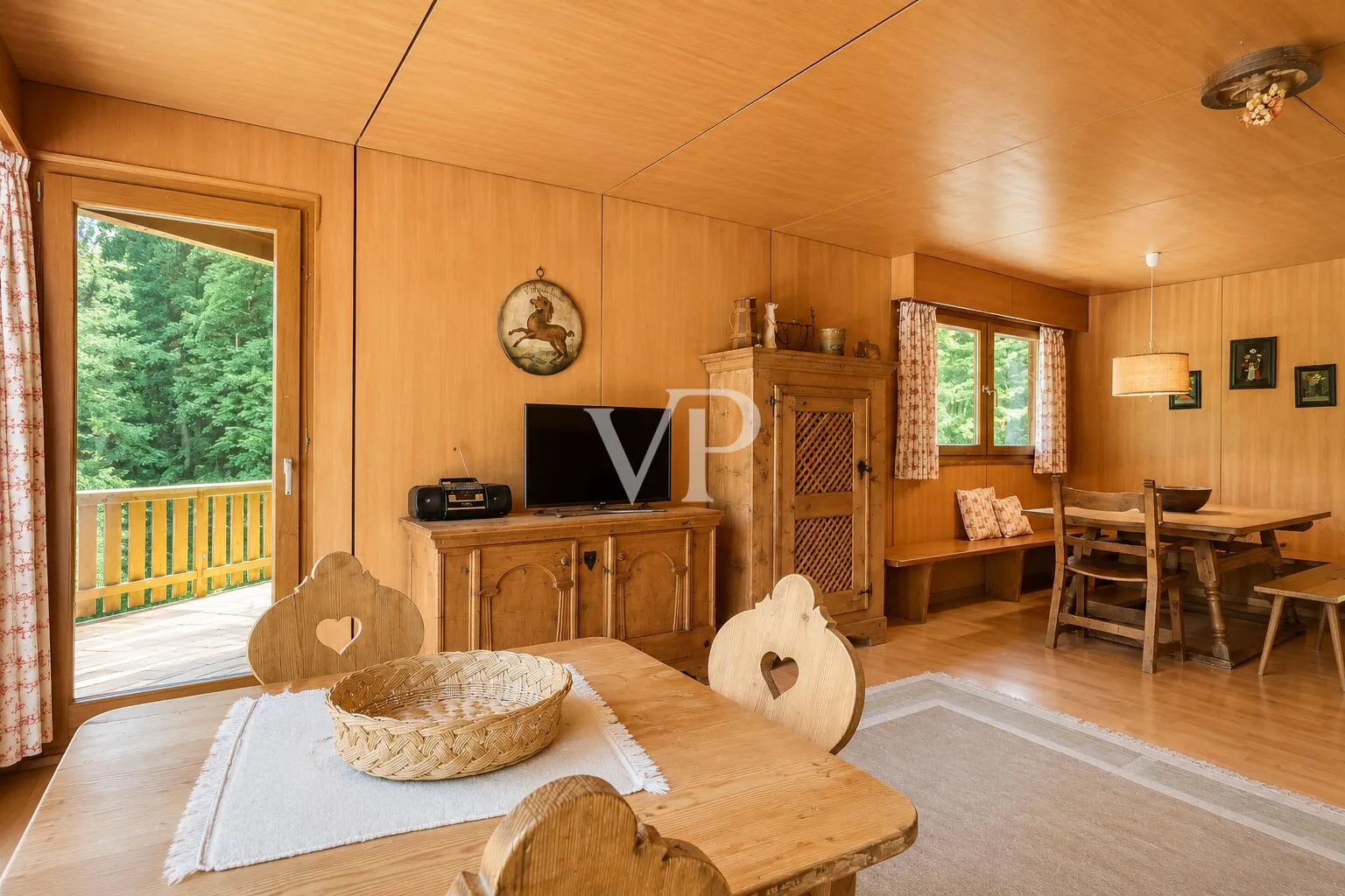 Ein Refugium der Stille: exklusives Chalet auf großzügigem Privatgrundstück