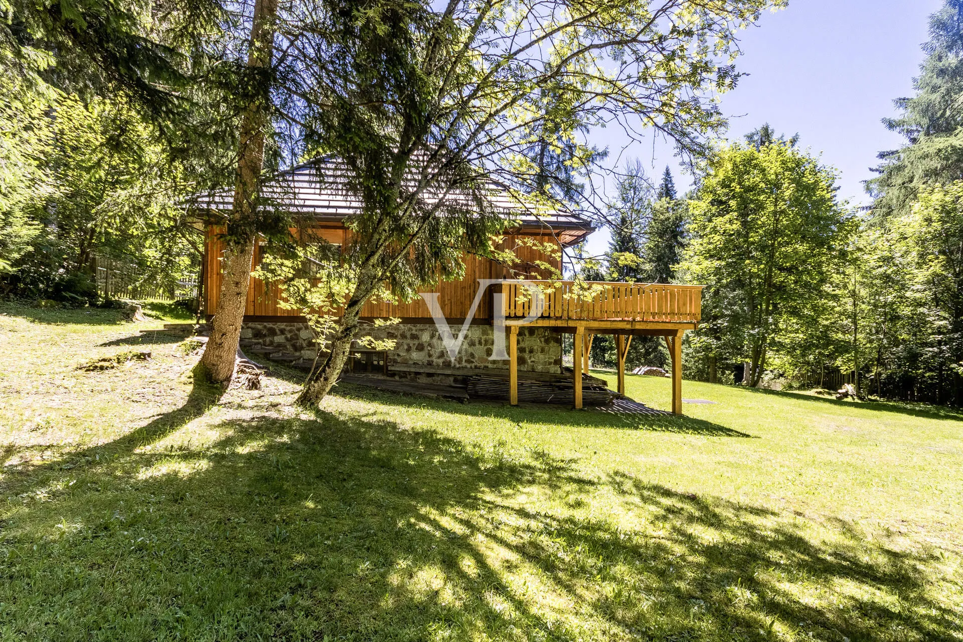 Ein Refugium der Stille: exklusives Chalet auf großzügigem Privatgrundstück