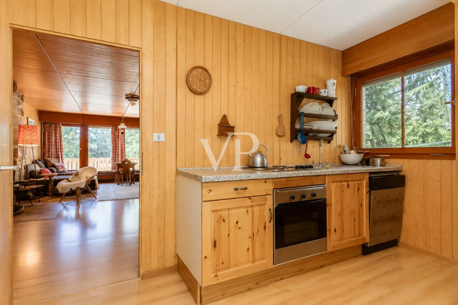 Ein Refugium der Stille: exklusives Chalet auf großzügigem Privatgrundstück