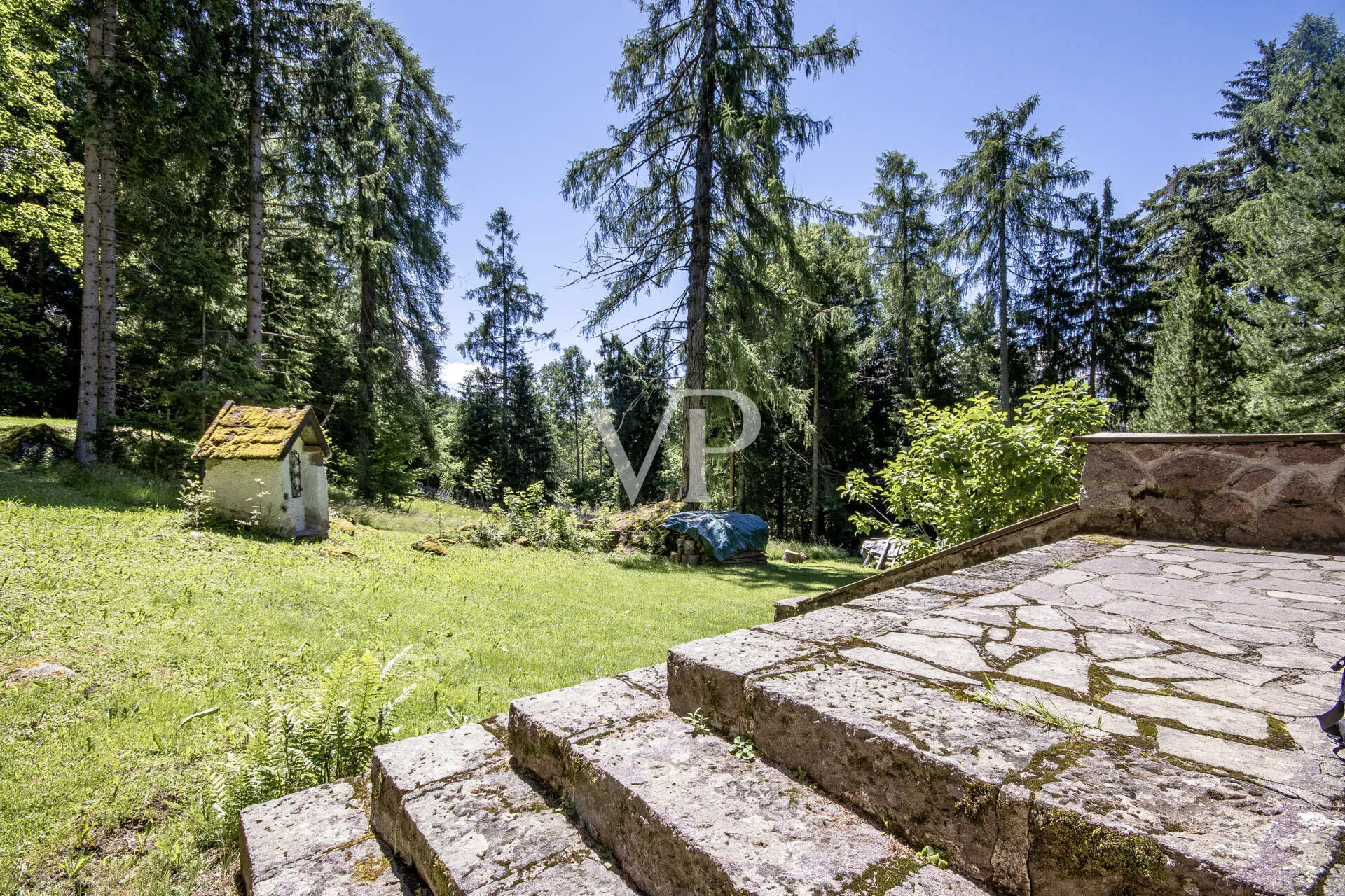 Ein Refugium der Stille: exklusives Chalet auf großzügigem Privatgrundstück
