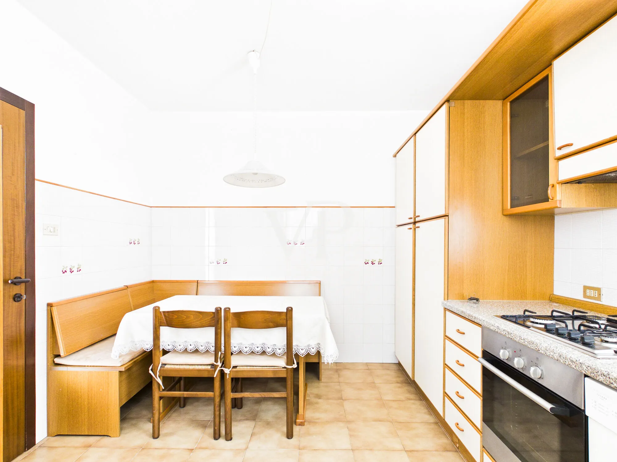 Spacious four-room apartment with a terrace and garage in a quiet, inland location